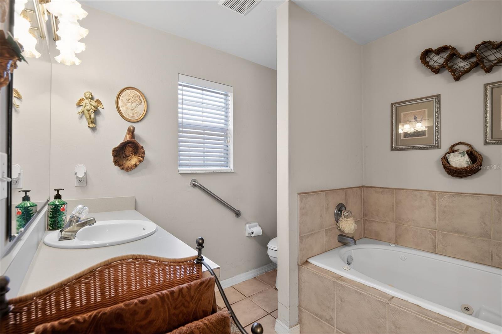 Image 25 of 31 For 10318 Palmetto Boulevard