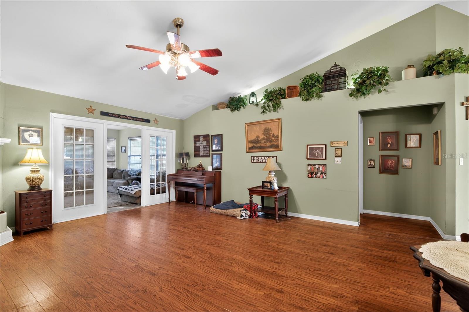 Image 3 of 31 For 10318 Palmetto Boulevard