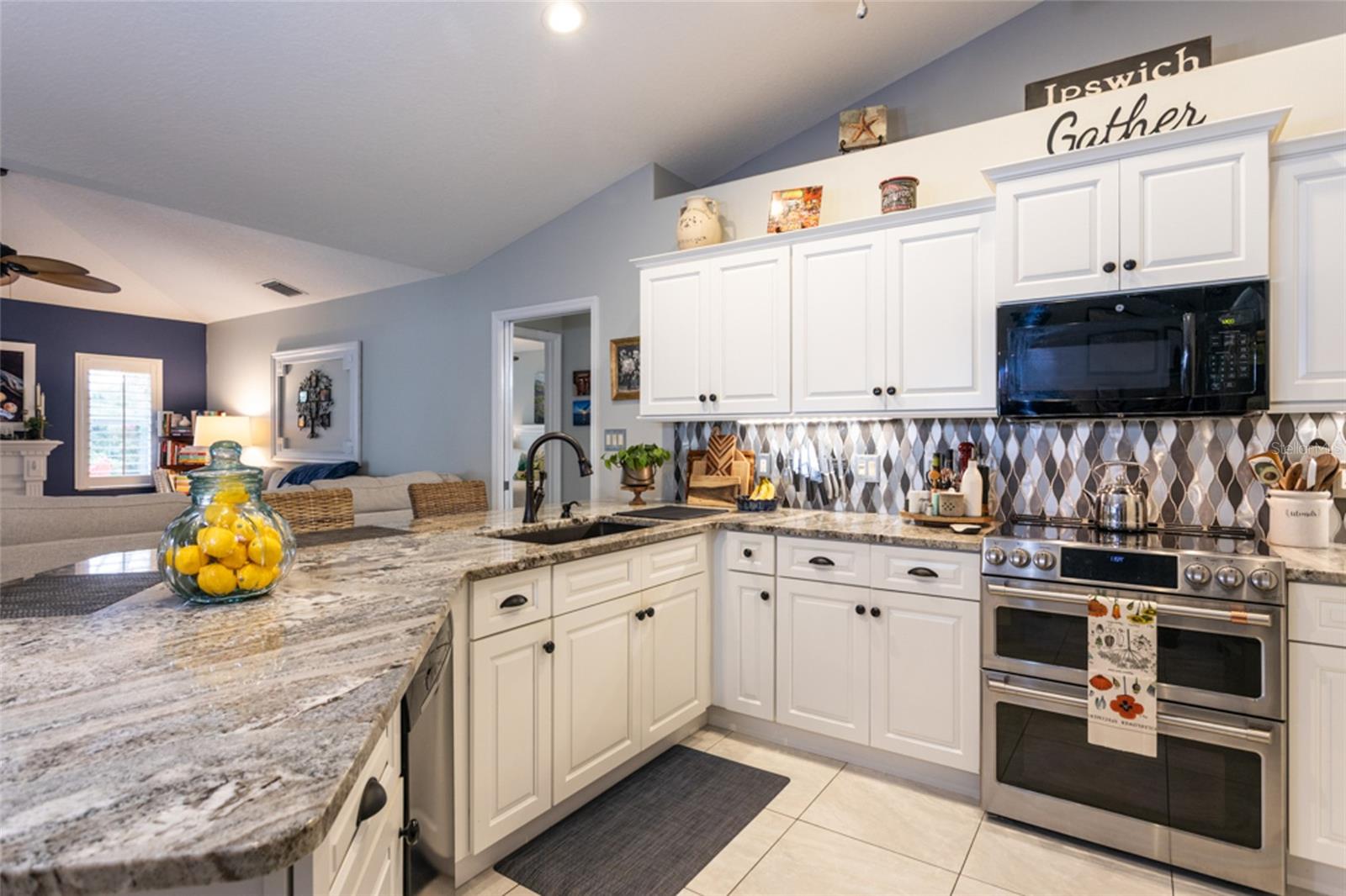 Image 3 of 42 For 15 Evans Drive