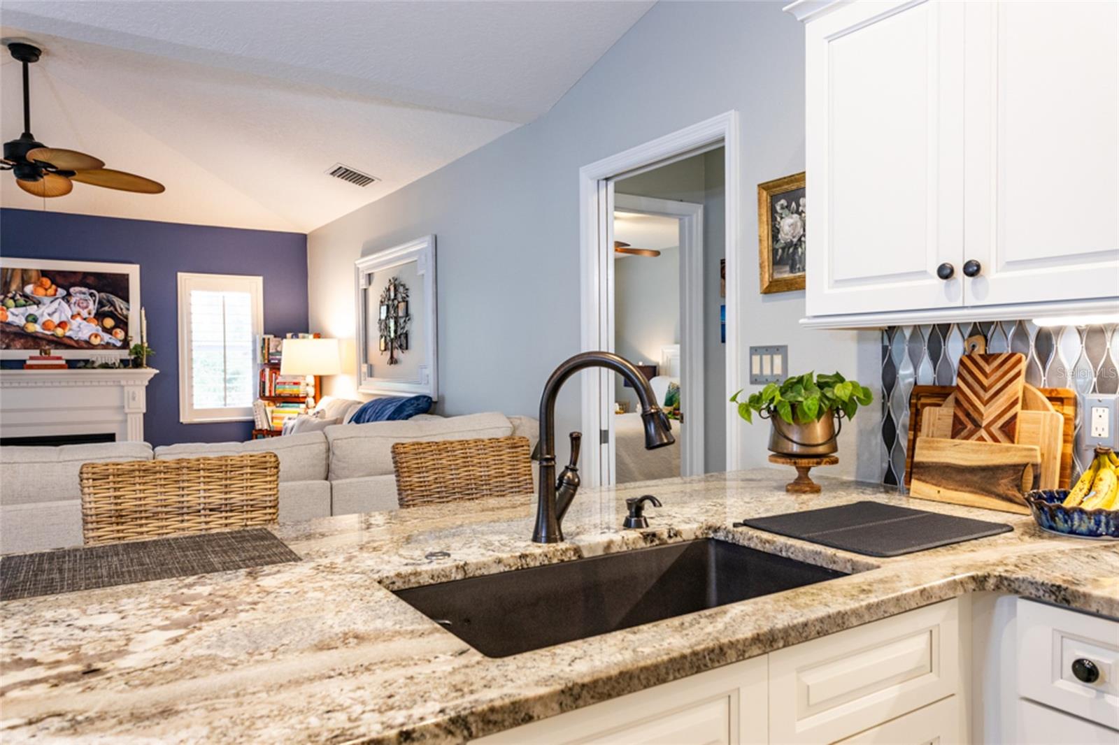 Image 5 of 42 For 15 Evans Drive