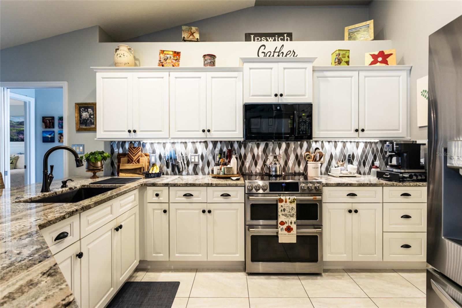 Image 6 of 42 For 15 Evans Drive