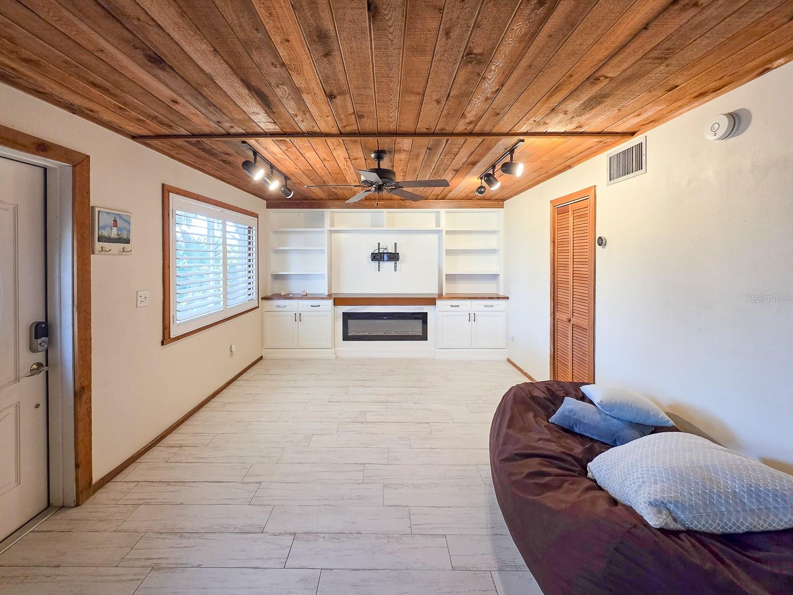 Image 10 of 37 For 1340 Central Avenue