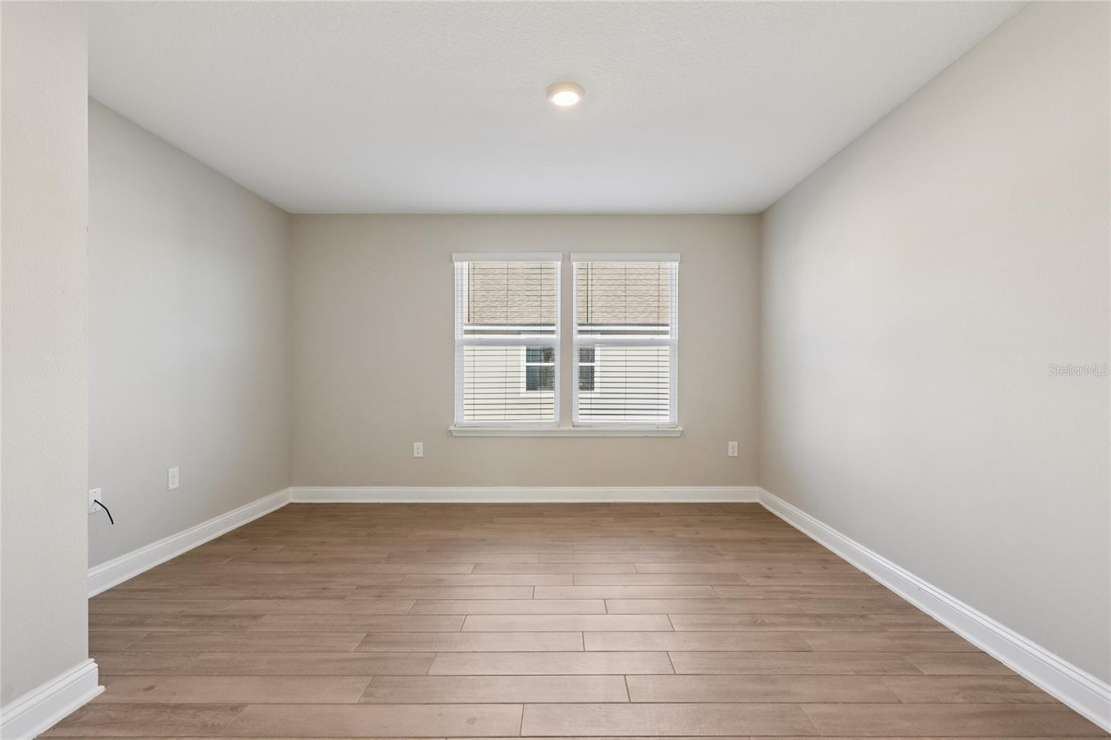 Image 21 of 40 For 610 Narvarez Avenue