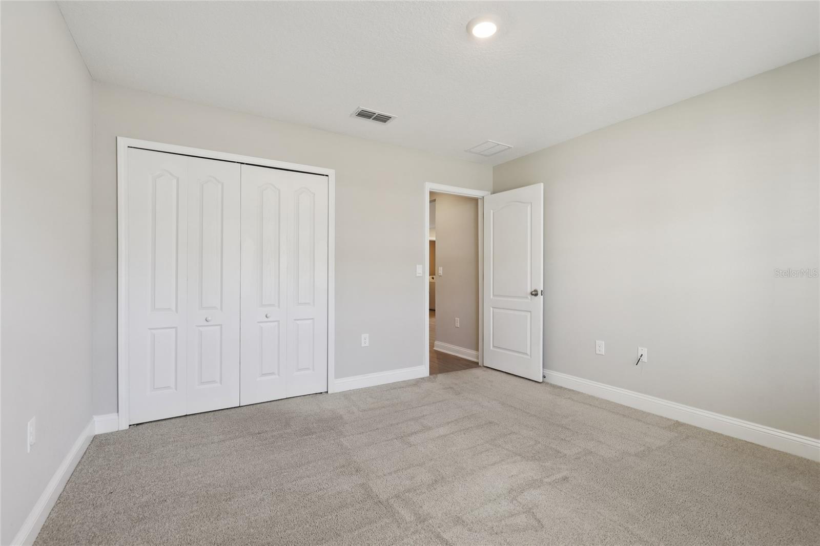 Image 22 of 40 For 610 Narvarez Avenue