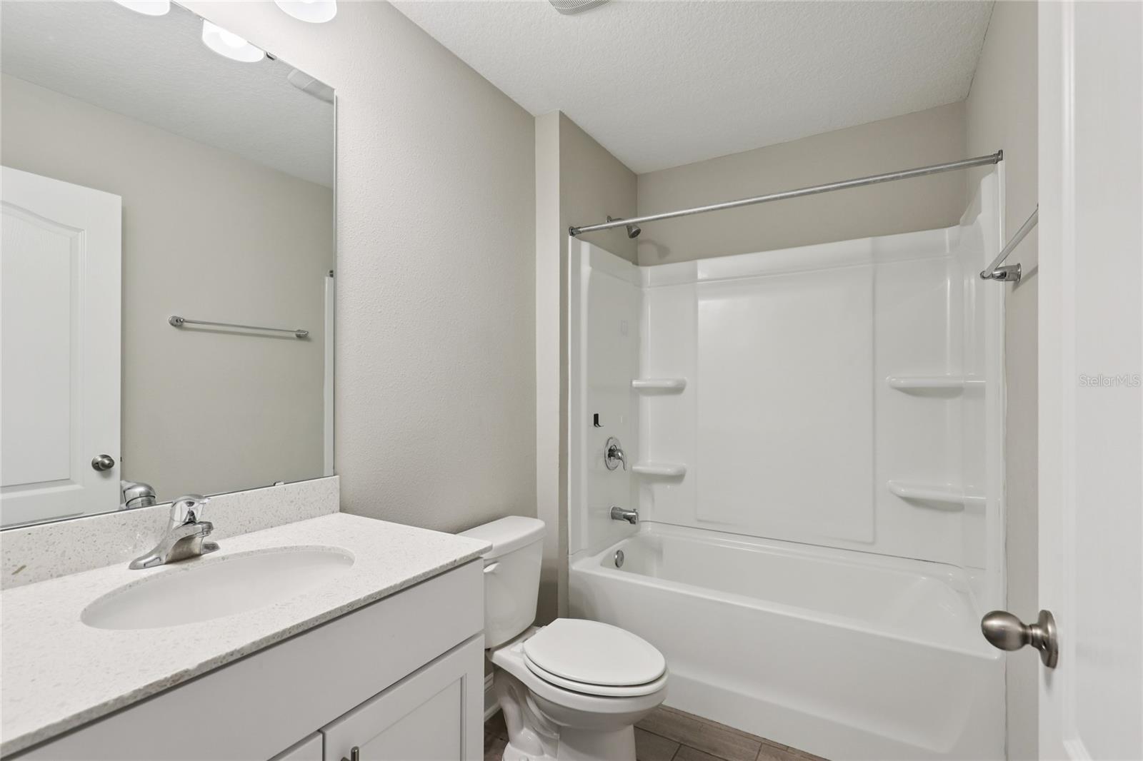 Image 25 of 40 For 610 Narvarez Avenue