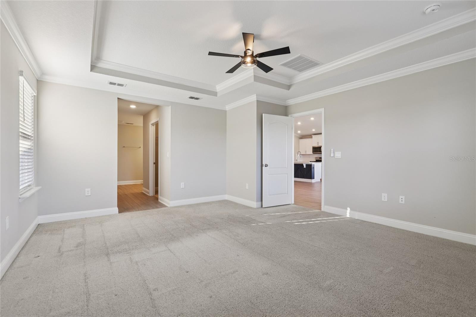 Image 28 of 40 For 610 Narvarez Avenue