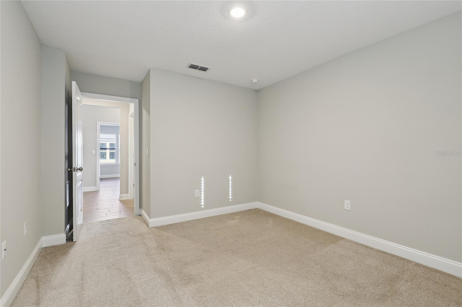 Image 36 of 40 For 610 Narvarez Avenue