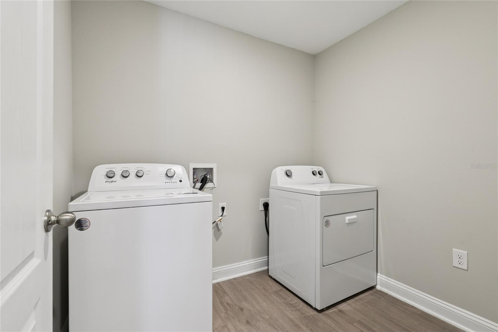 Image 37 of 40 For 610 Narvarez Avenue