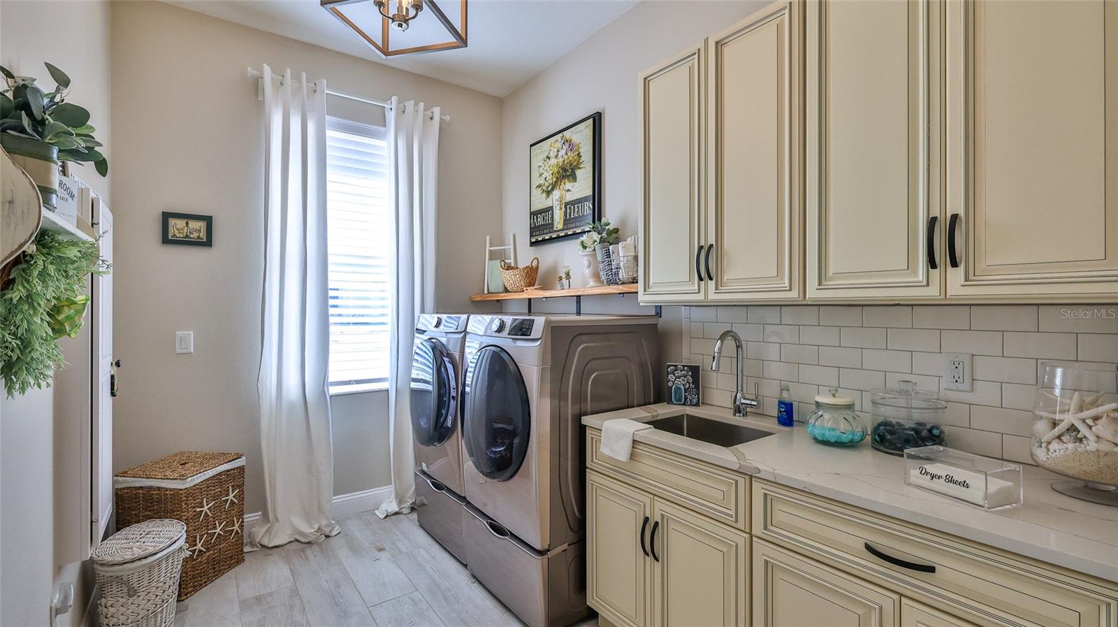 Image 28 of 73 For 1 Rockwell Lane