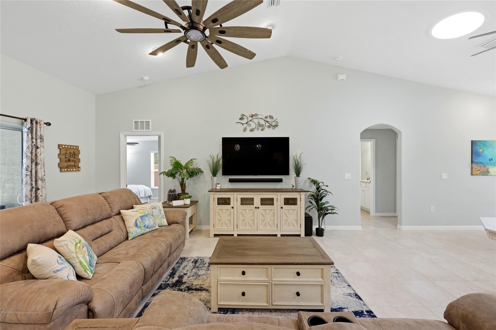 Image 17 of 64 For 15 Zonal Geranium Court