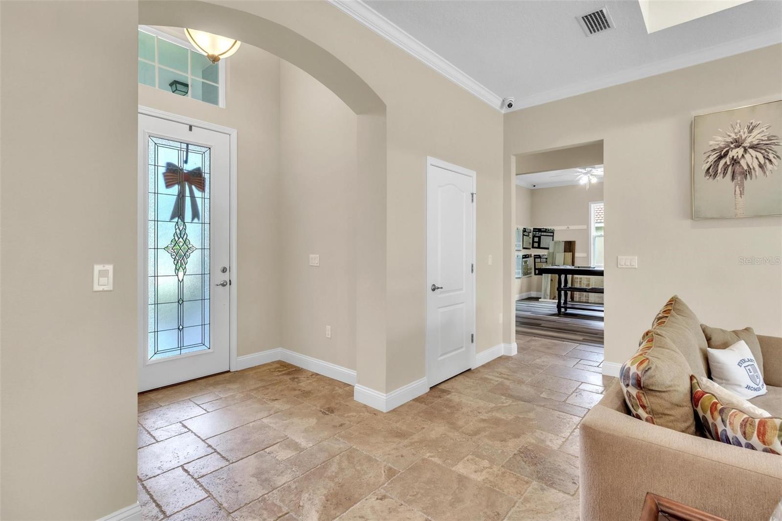 Image 14 of 23 For 10 Point Of Woods Drive