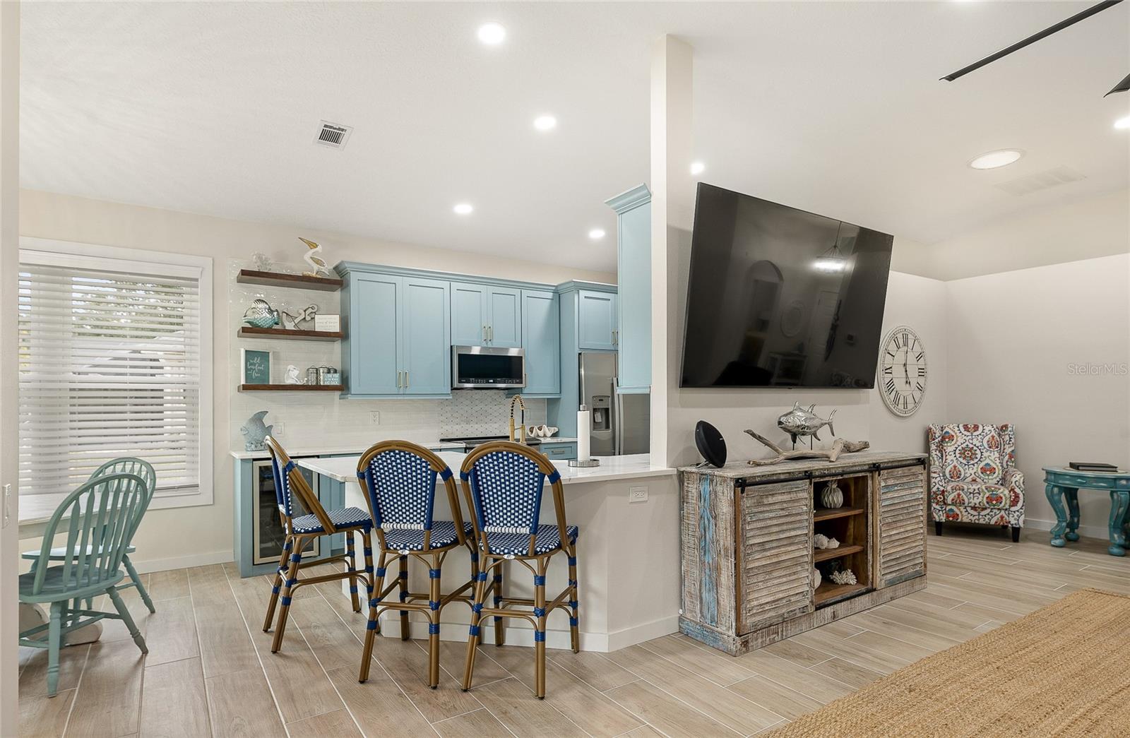 Image 18 of 52 For 10 Gleneagles Place