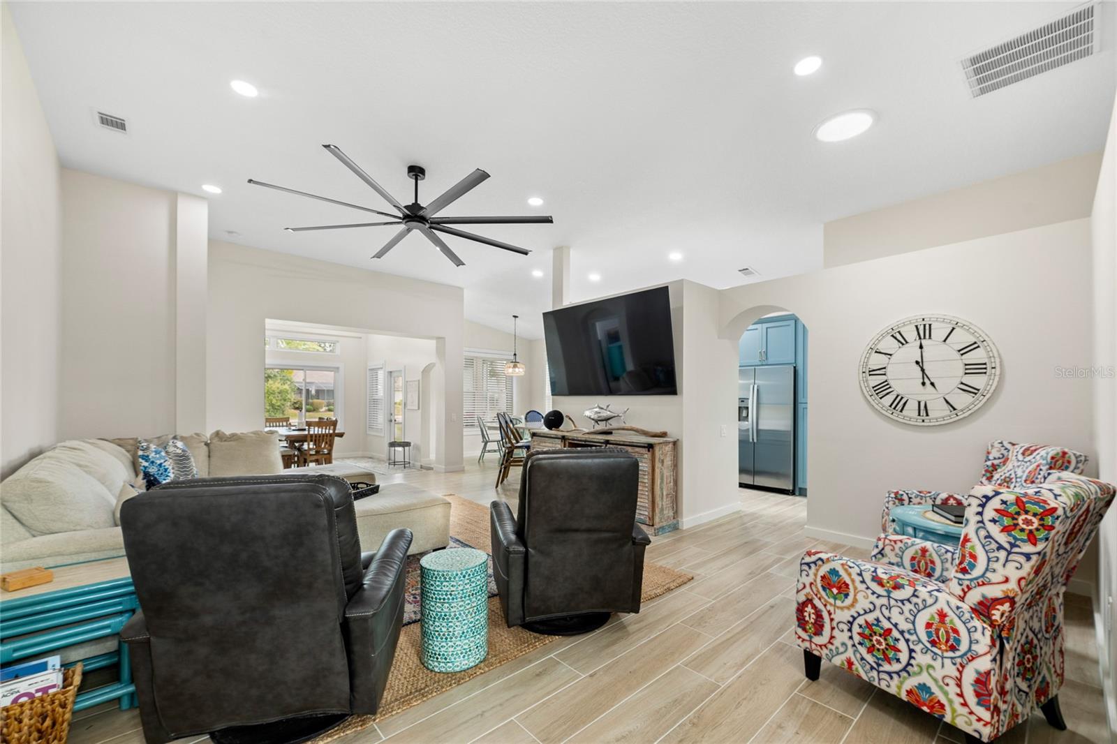 Image 25 of 52 For 10 Gleneagles Place