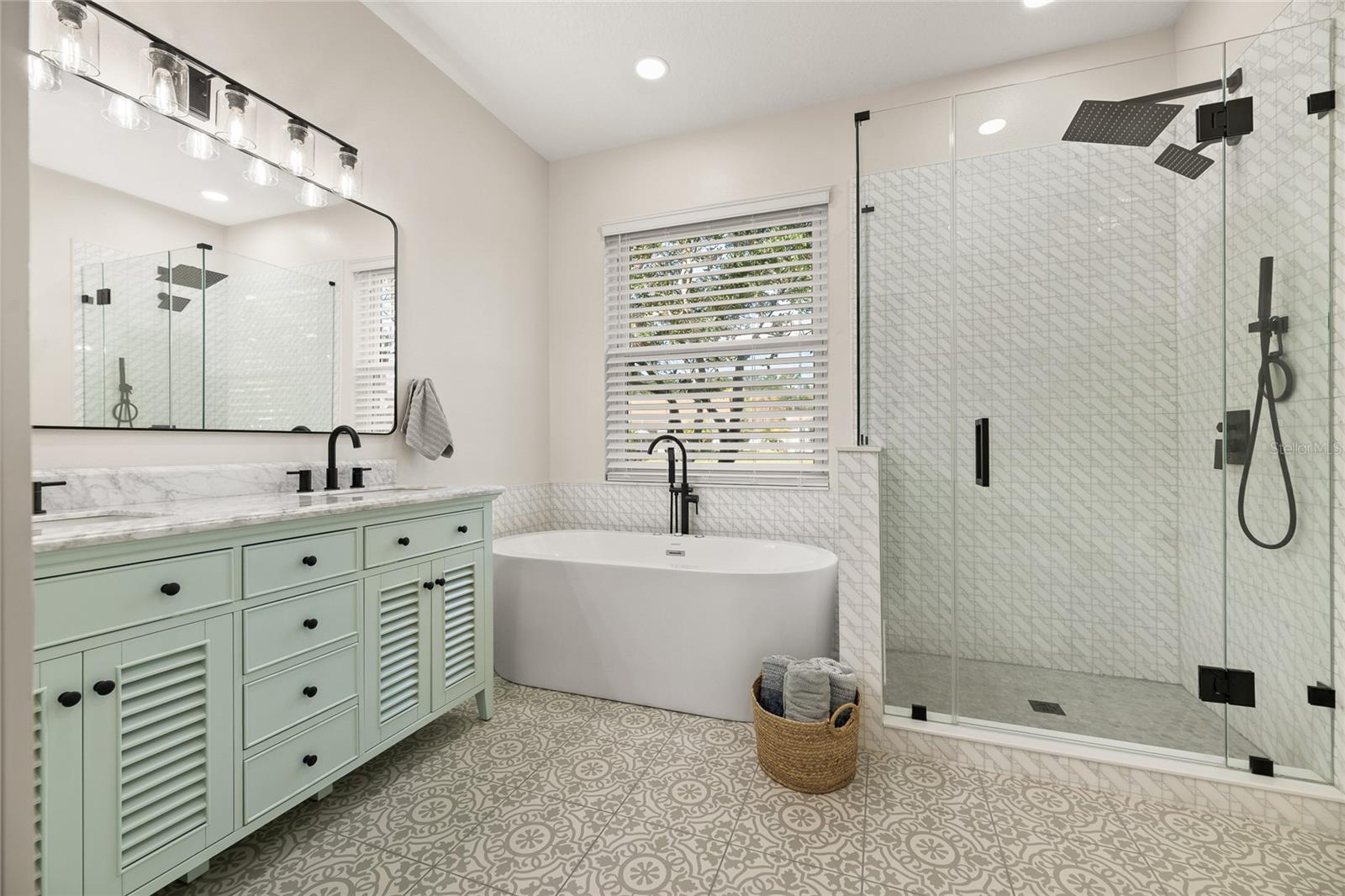 Image 30 of 52 For 10 Gleneagles Place