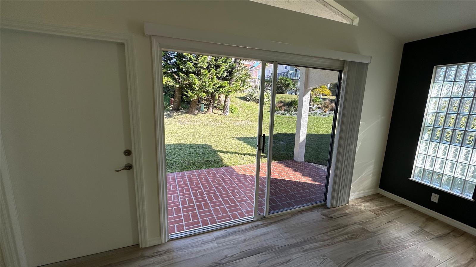 Image 17 of 34 For 1502 Daytona Avenue