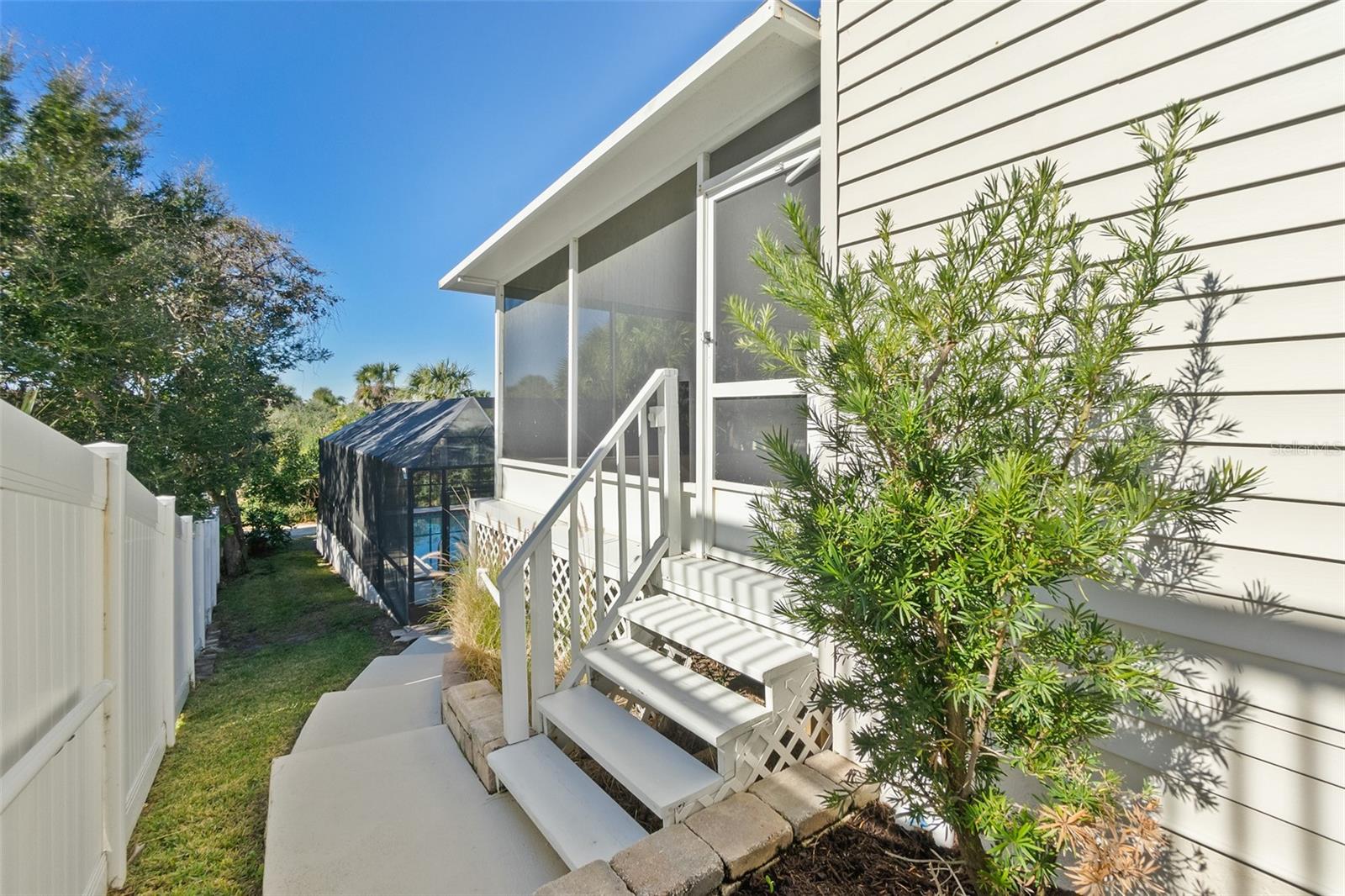 Image 13 of 70 For 2220 Central Avenue