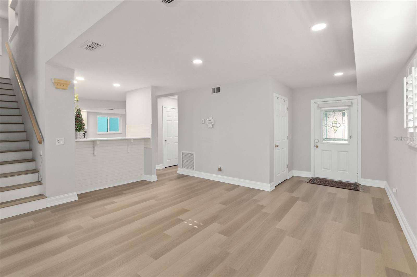 Image 22 of 70 For 2220 Central Avenue