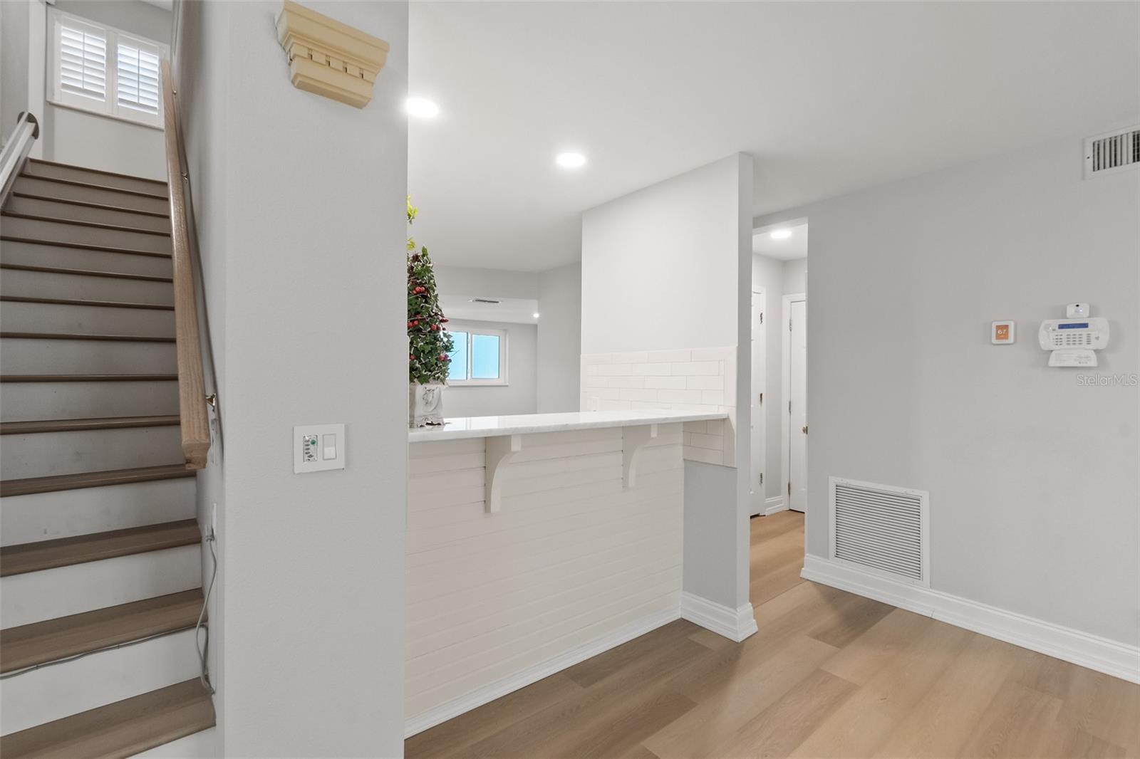 Image 30 of 70 For 2220 Central Avenue