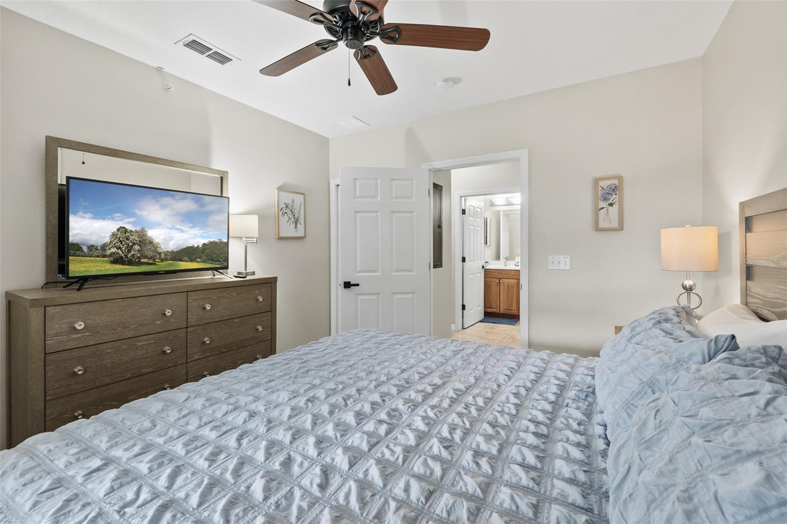 Image 29 of 52 For 100 Canopy Walk Lane 124