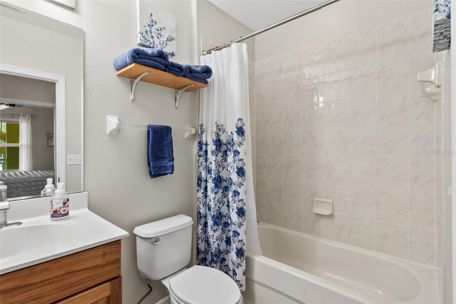 Image 30 of 52 For 100 Canopy Walk Lane 124