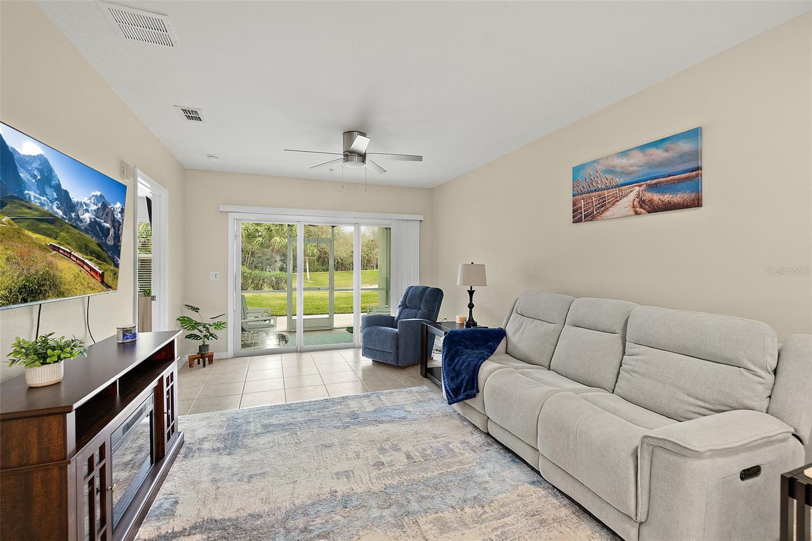 Image 14 of 45 For 1000 Canopy Walk Lane 1013