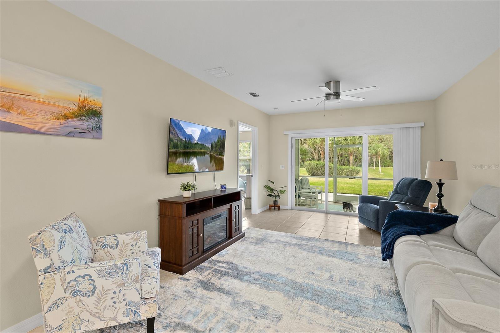 Image 15 of 45 For 1000 Canopy Walk Lane 1013