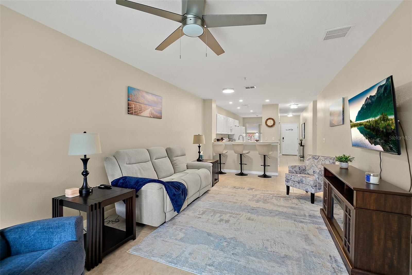 Image 16 of 45 For 1000 Canopy Walk Lane 1013