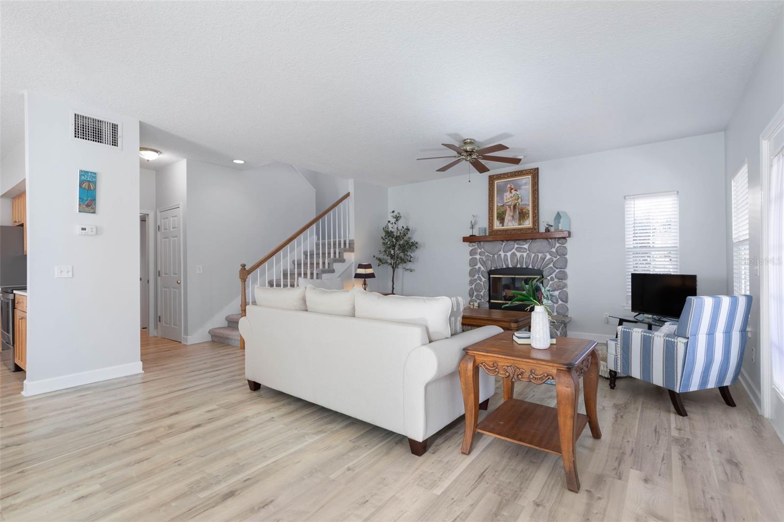 Listing photo id 10 for 252 Gull Circle