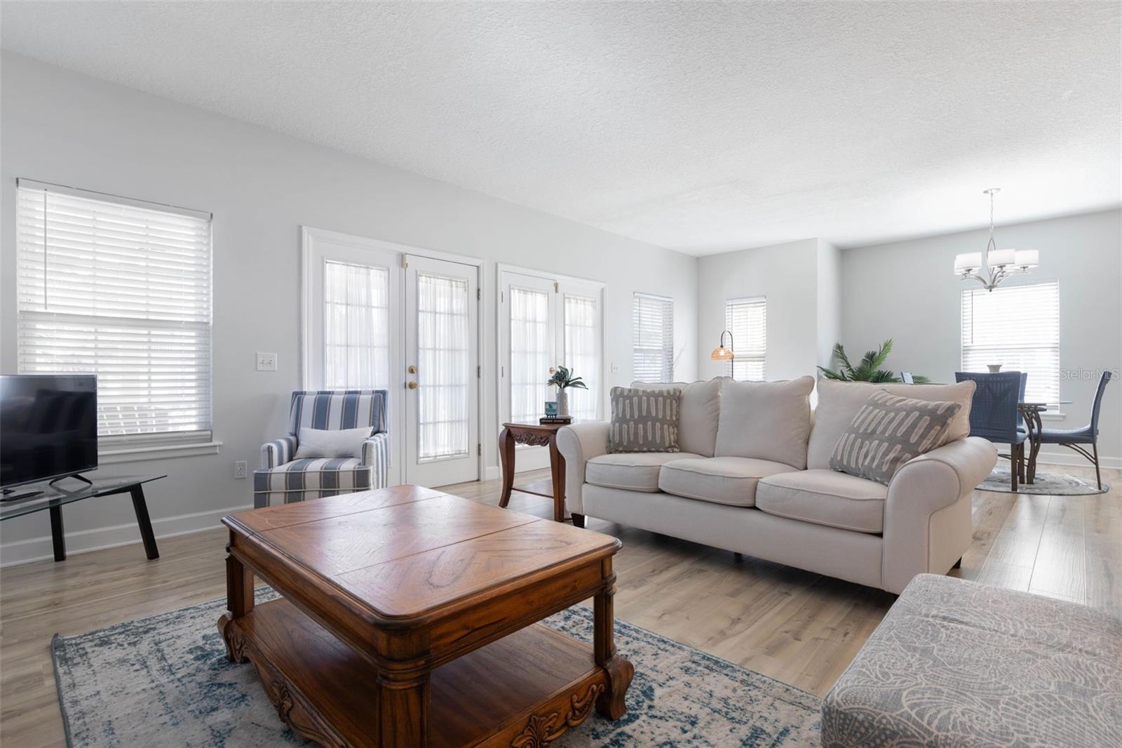 Listing photo id 12 for 252 Gull Circle