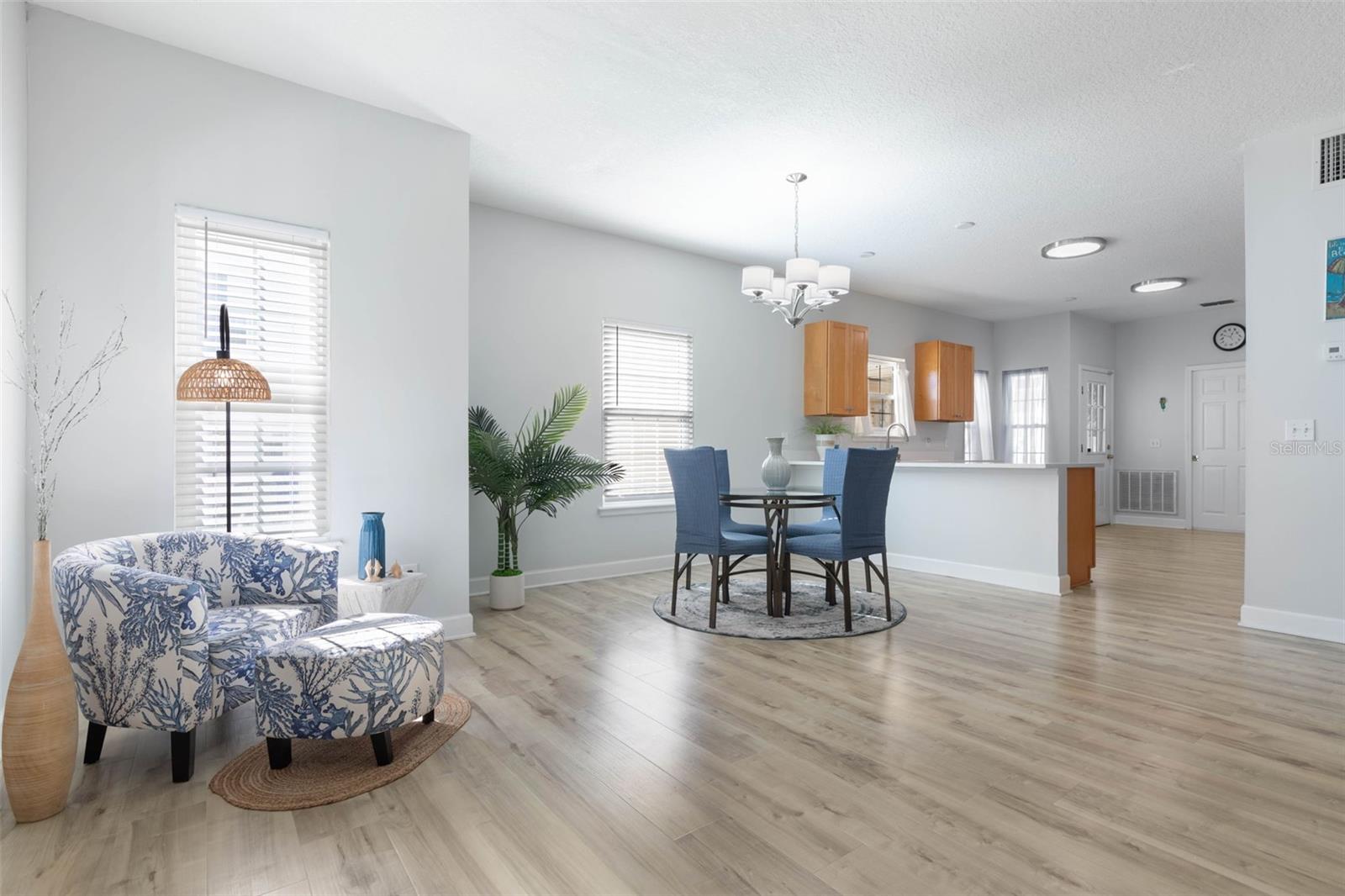 Listing photo id 13 for 252 Gull Circle