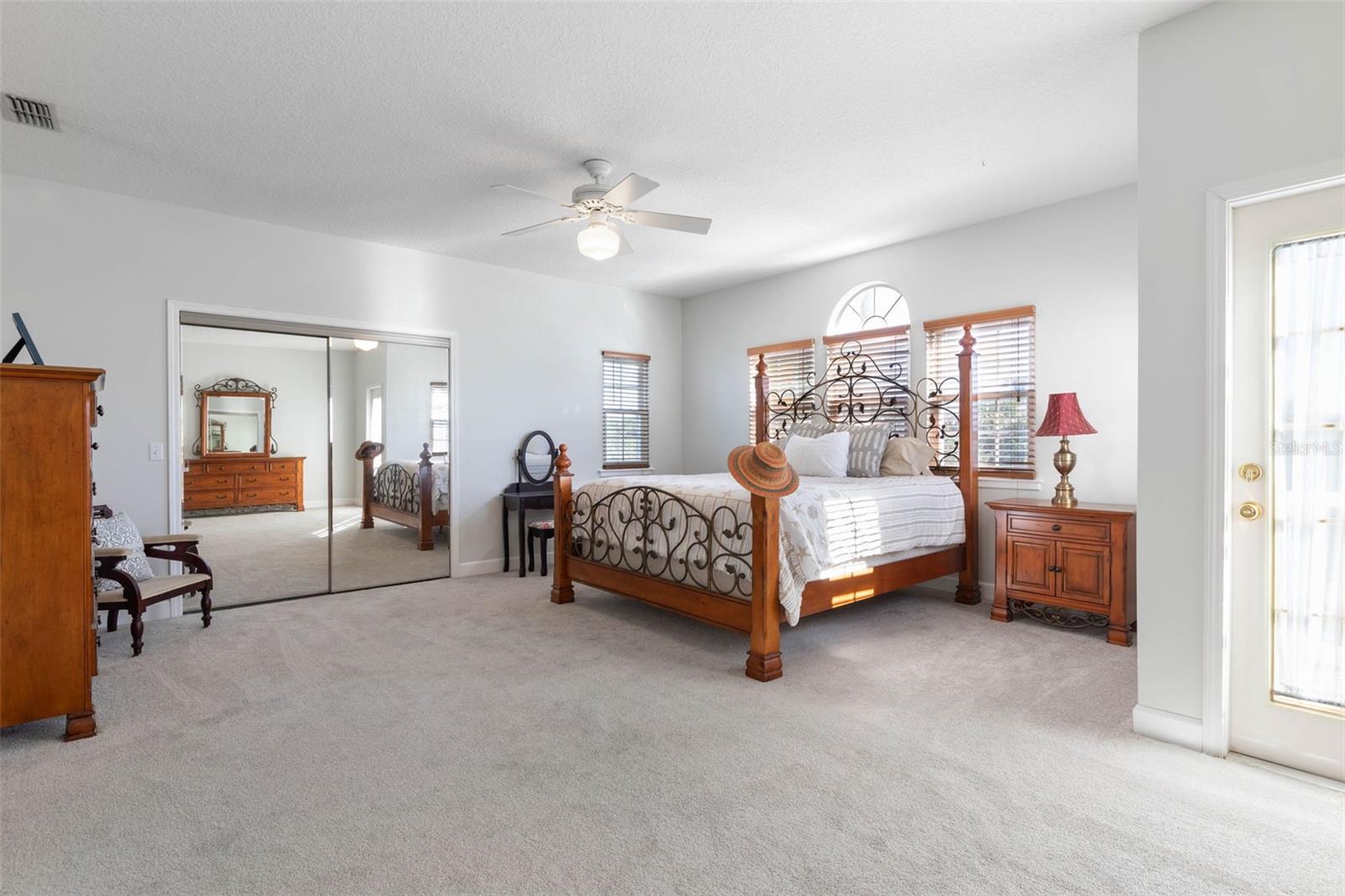 Listing photo id 29 for 252 Gull Circle