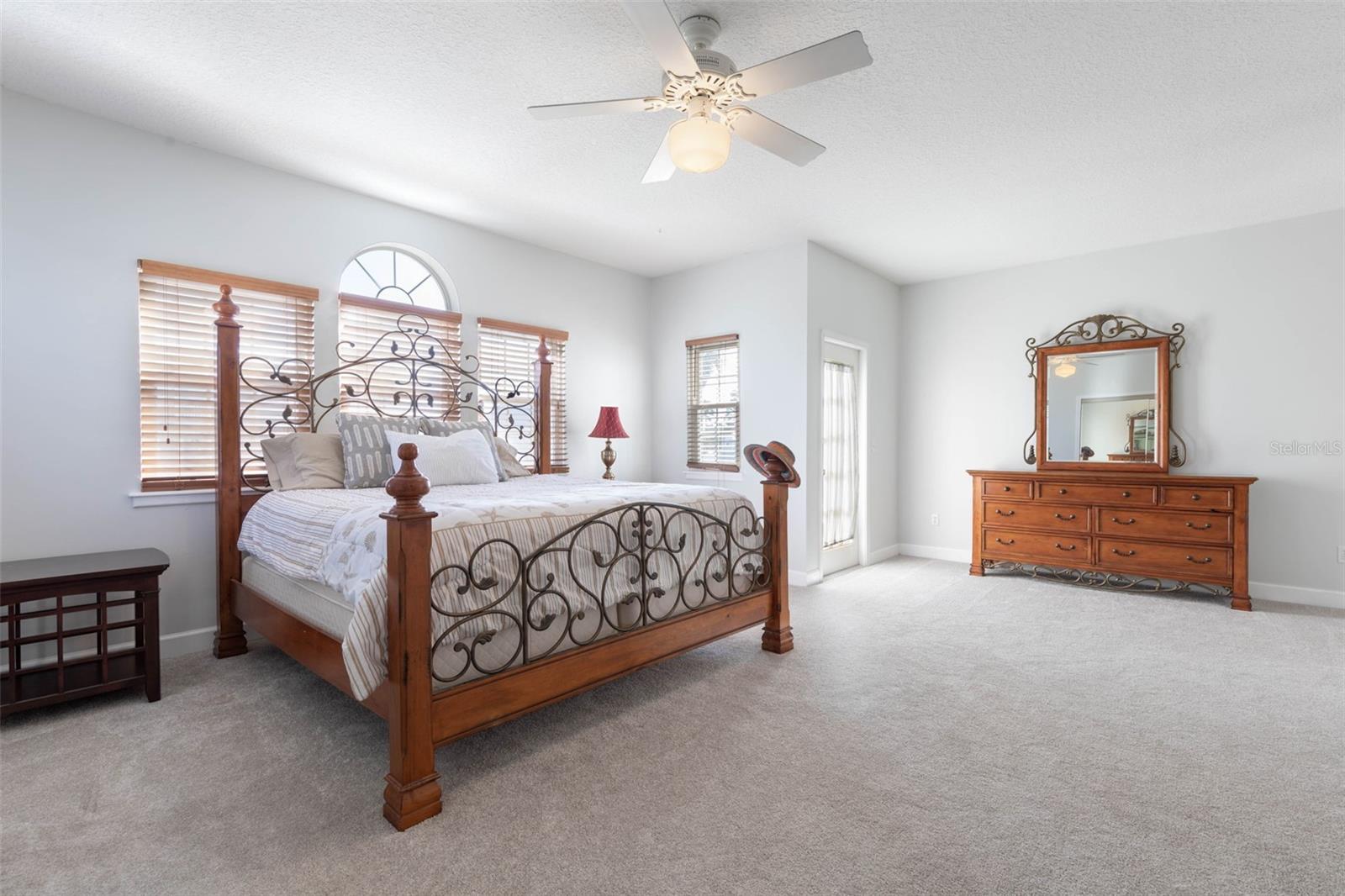 Listing photo id 30 for 252 Gull Circle