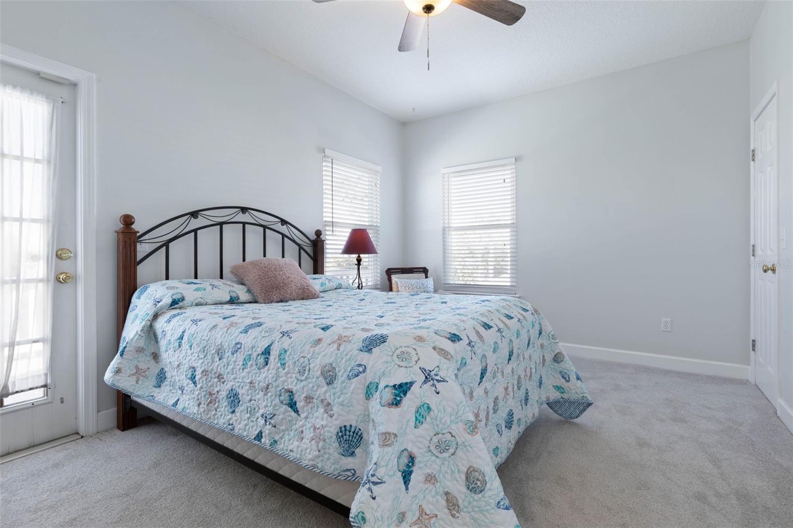 Listing photo id 35 for 252 Gull Circle