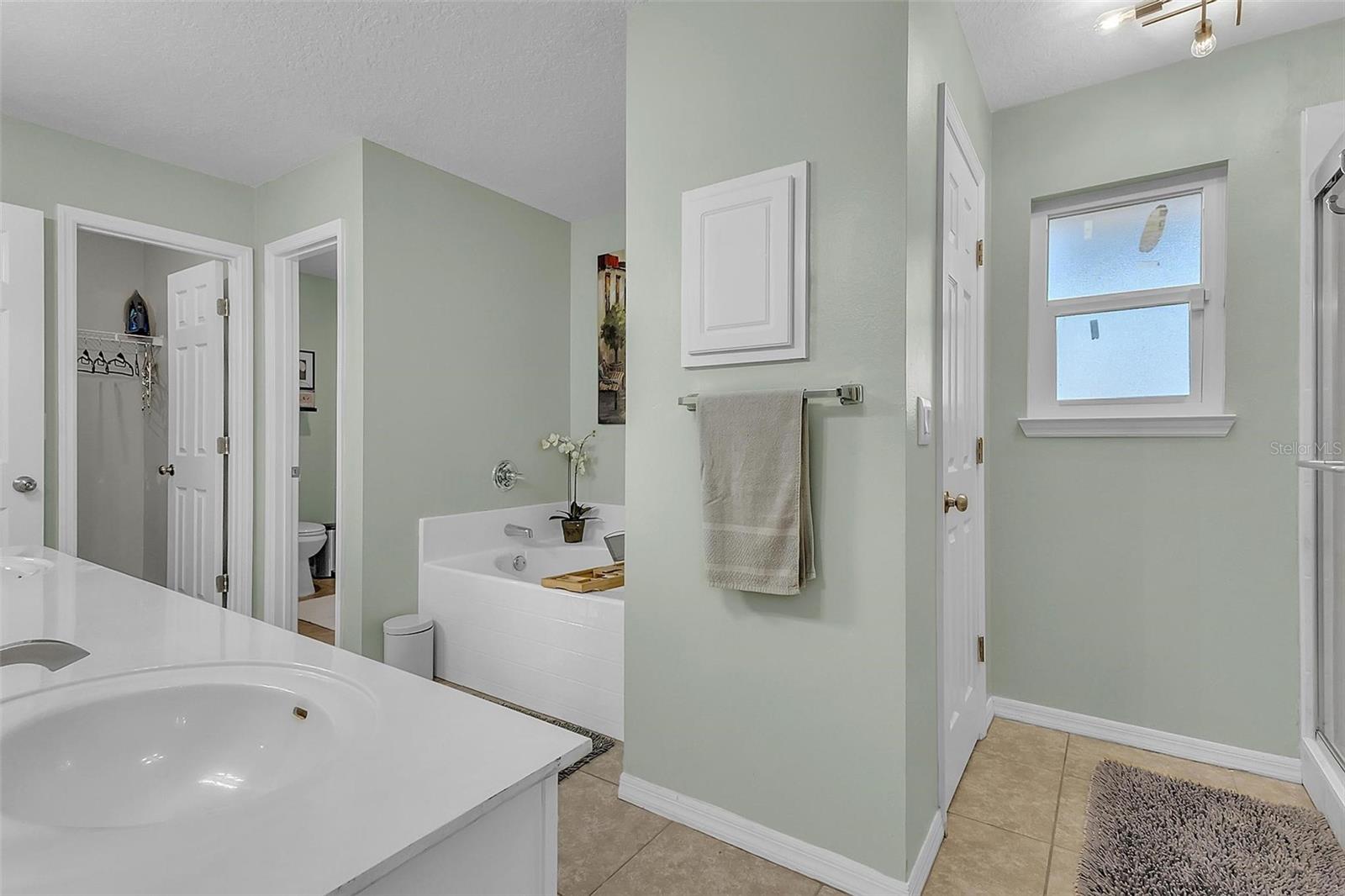 Image 26 of 41 For 37 Princeton Lane