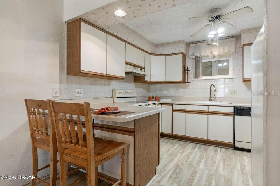 Image 8 of 26 For 329 Wilder Boulevard C403