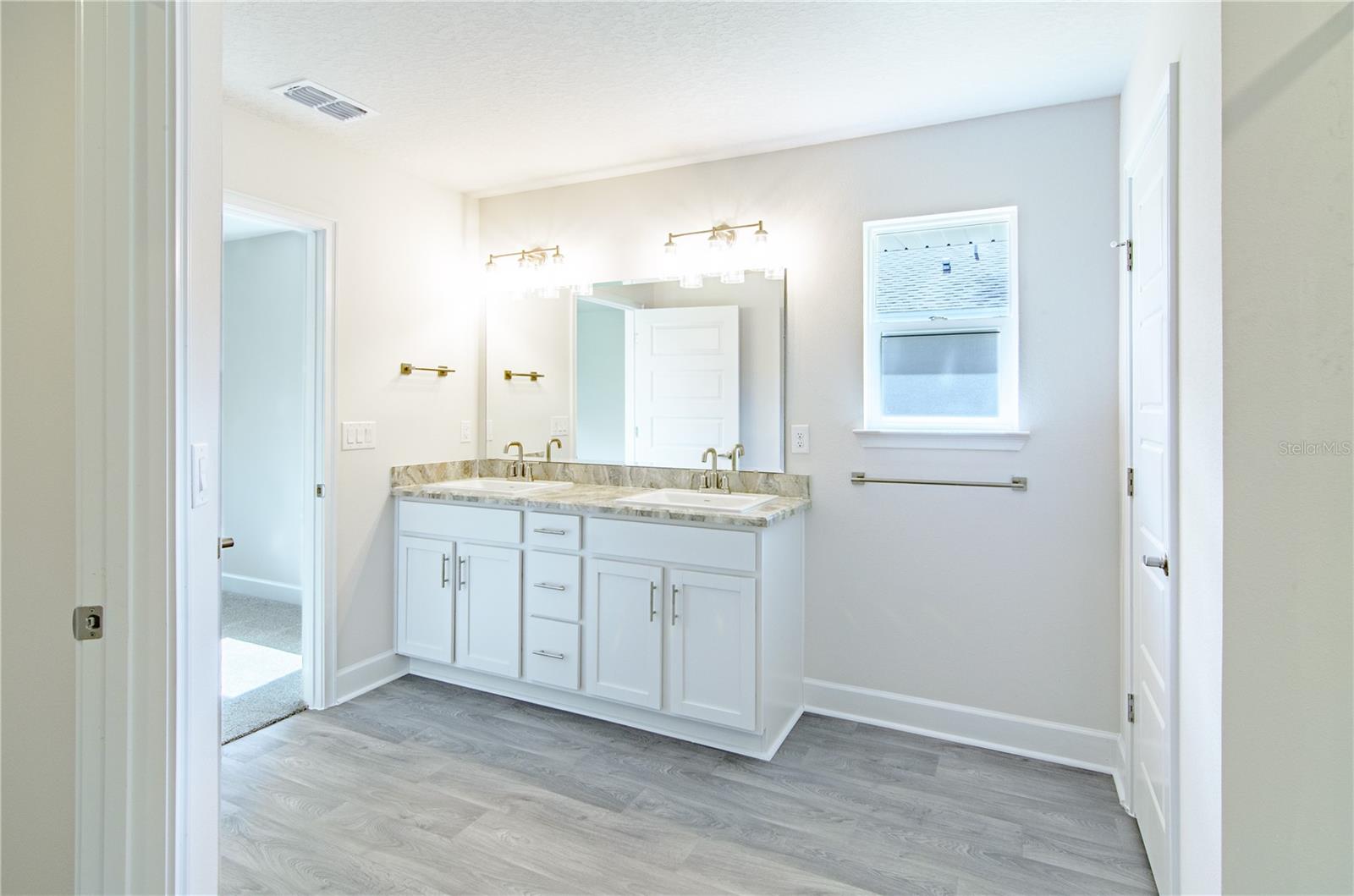 Image 11 of 21 For 8 Louvet Lane