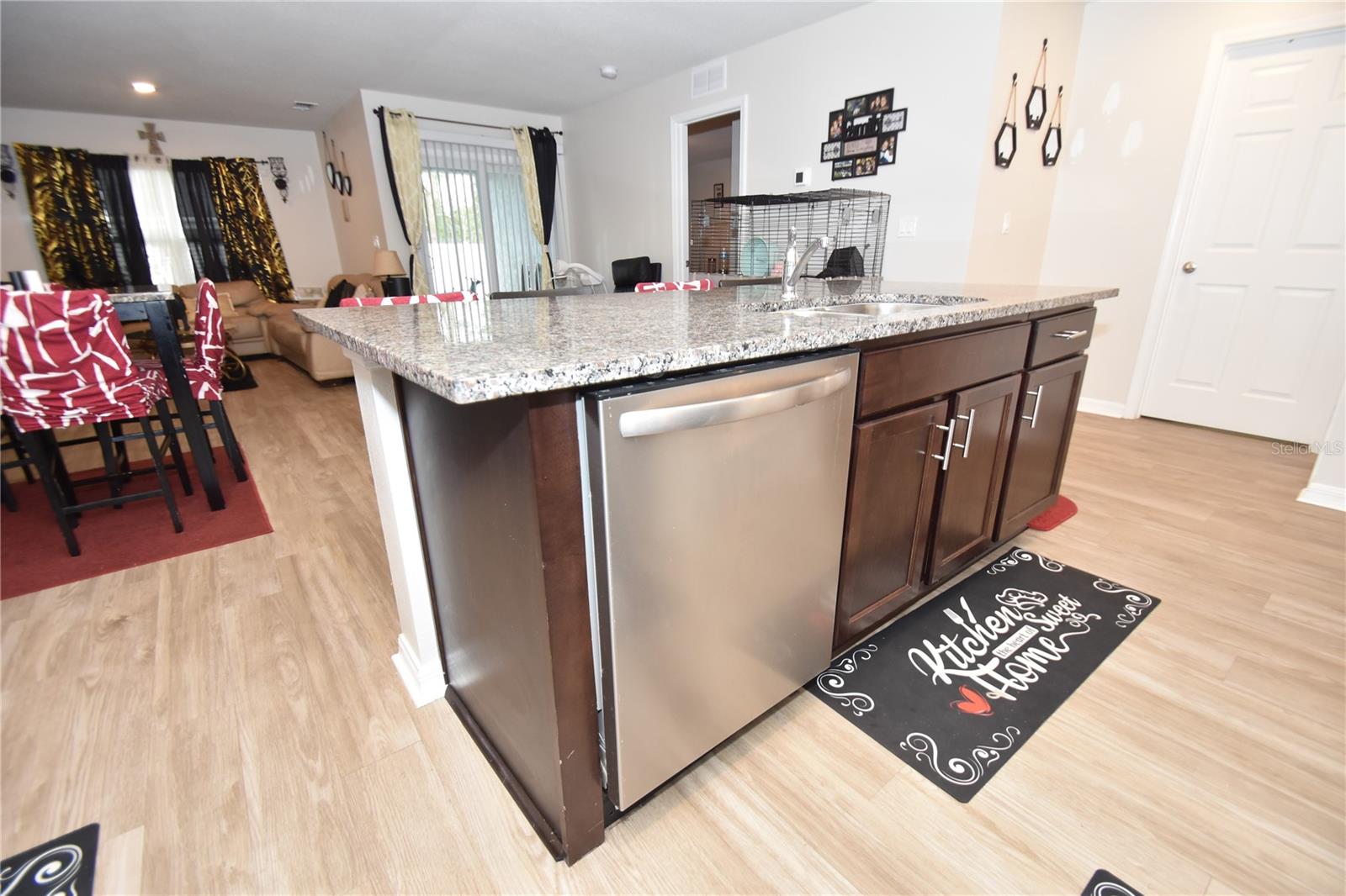 Image 26 of 33 For 5 Rainstone Lane