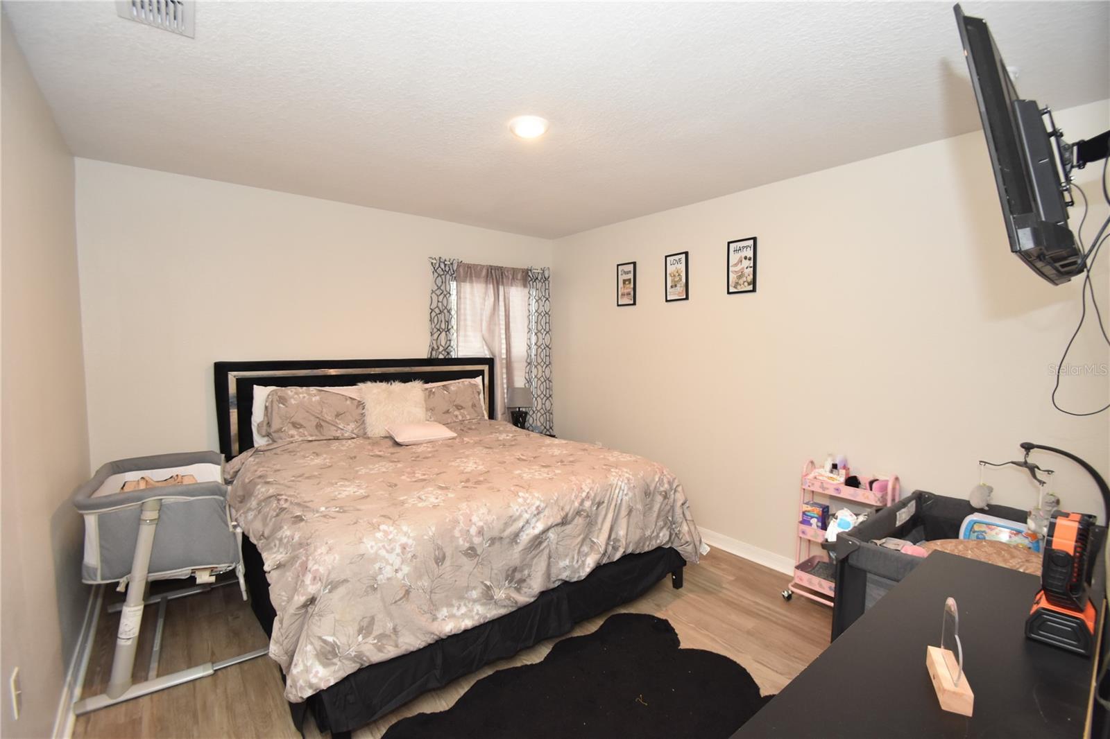 Image 29 of 33 For 5 Rainstone Lane