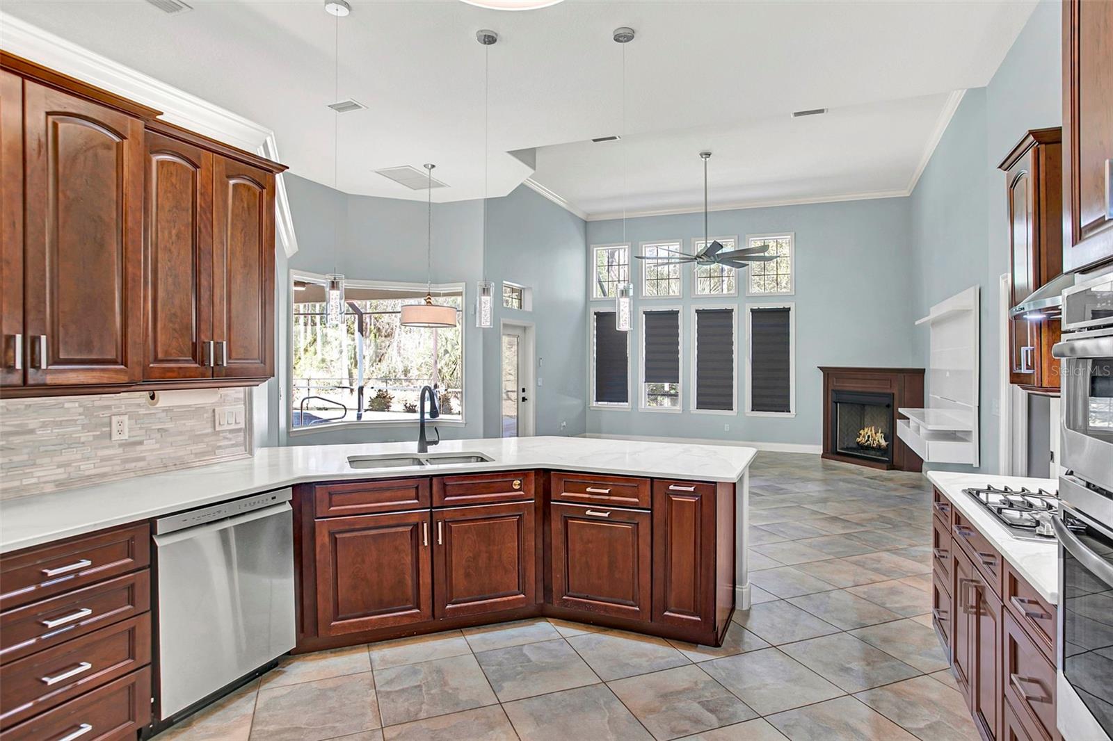 Image 17 of 44 For 5 Zaun Court