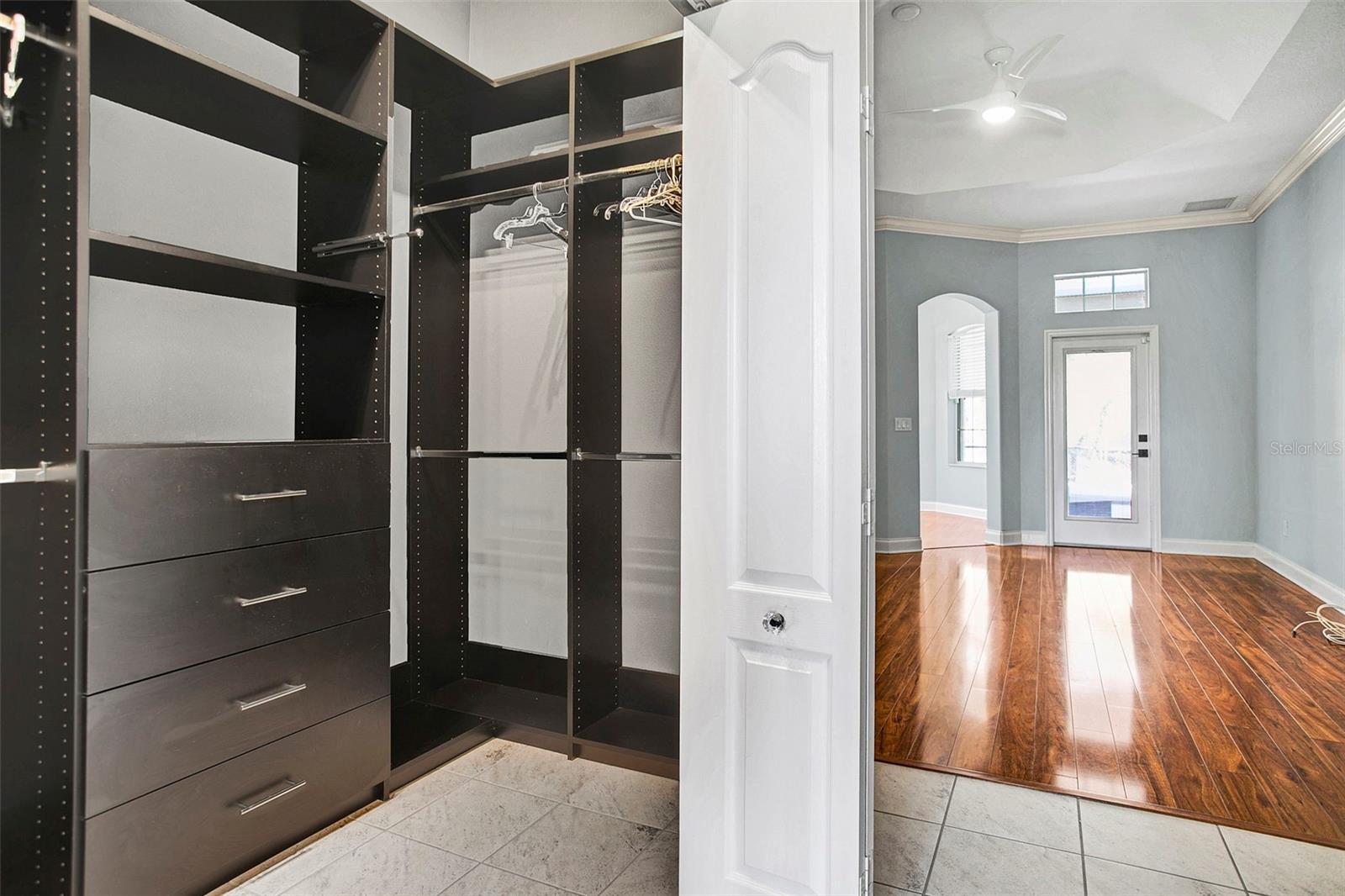 Image 24 of 44 For 5 Zaun Court