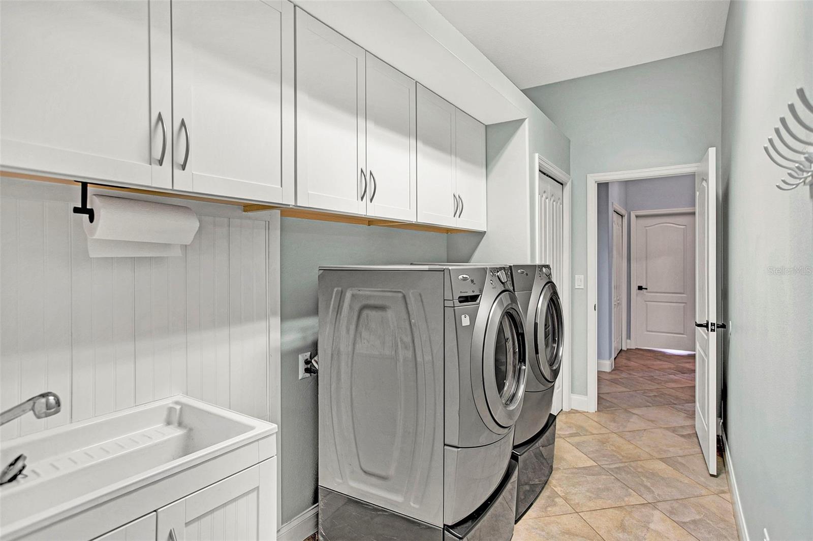 Image 32 of 44 For 5 Zaun Court