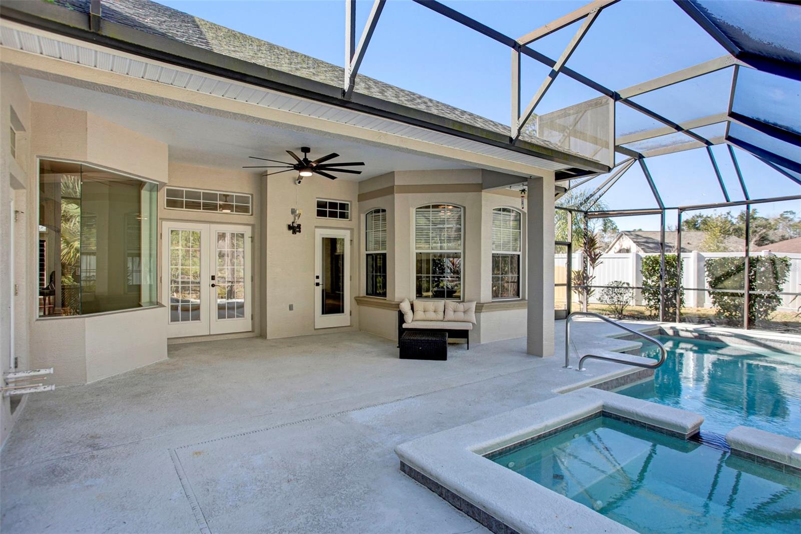 Image 33 of 44 For 5 Zaun Court