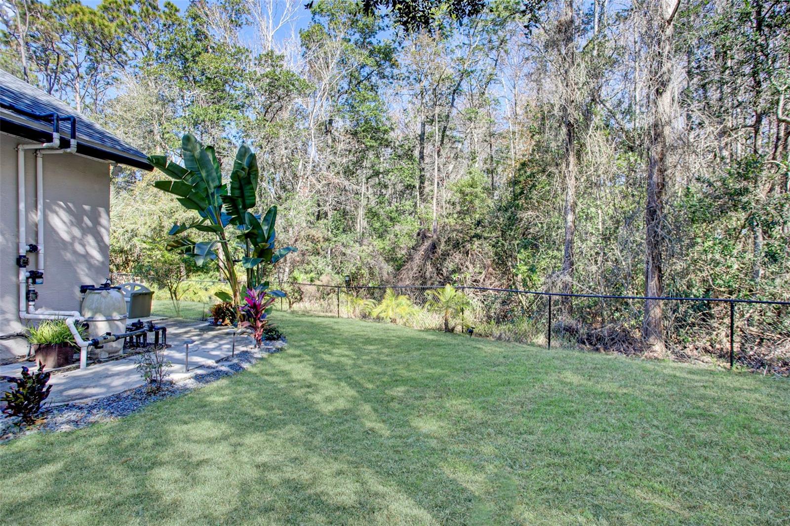 Image 37 of 44 For 5 Zaun Court