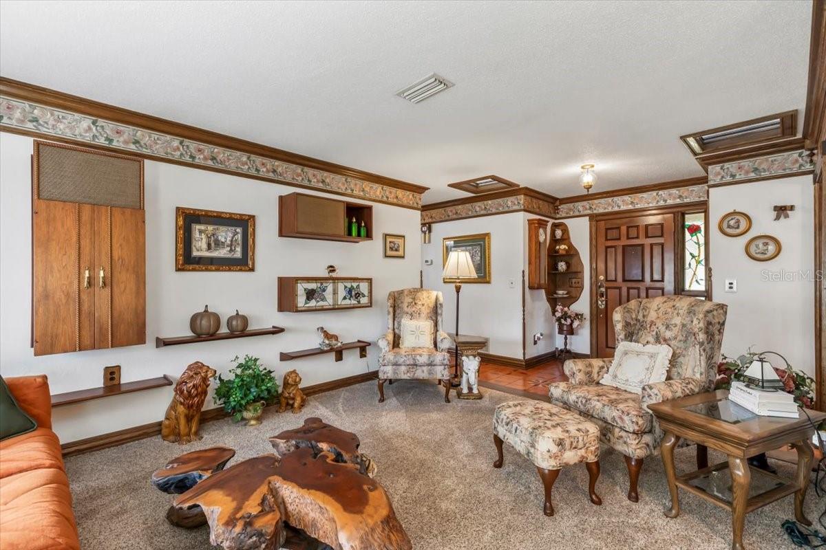 Image 14 of 49 For 923 Northbrook Drive