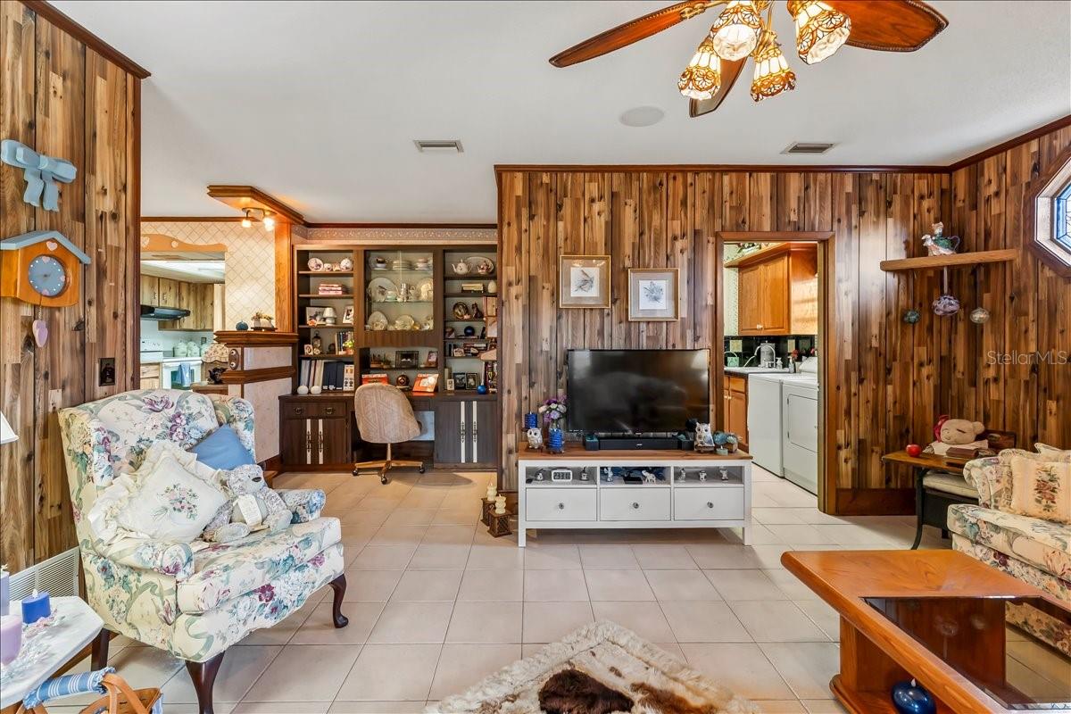 Image 18 of 49 For 923 Northbrook Drive