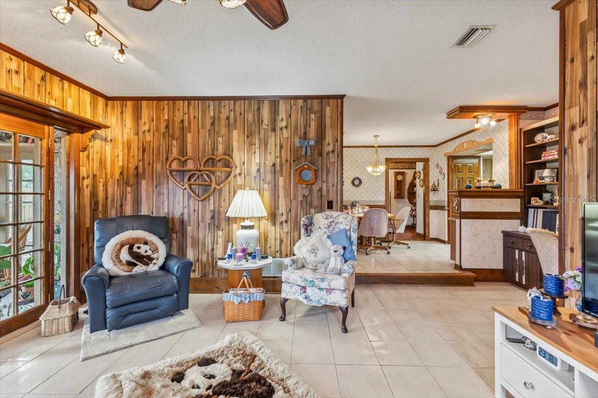 Image 20 of 49 For 923 Northbrook Drive