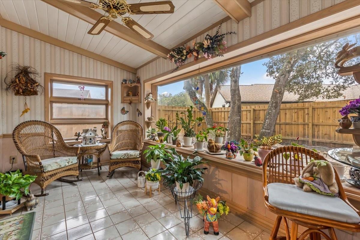 Image 21 of 49 For 923 Northbrook Drive