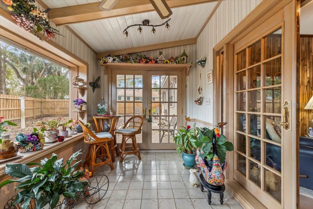 Image 22 of 49 For 923 Northbrook Drive