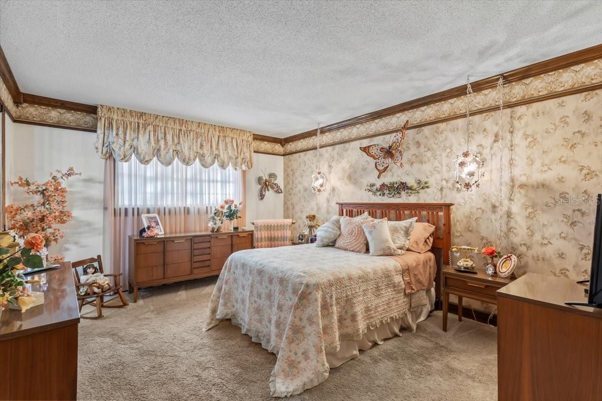 Image 23 of 49 For 923 Northbrook Drive