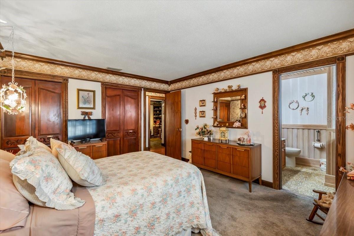 Image 24 of 49 For 923 Northbrook Drive